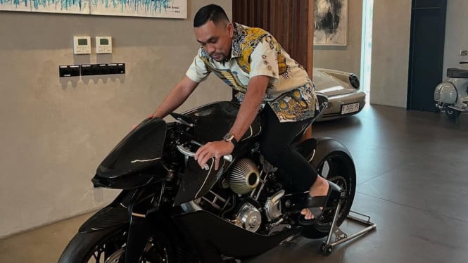 Ahmad Sahroni Dicopot dari Komisi III DPR: Alasan, Proses, dan Dampaknya